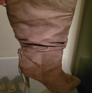 ZigiSoho Size 12W Tan Heels